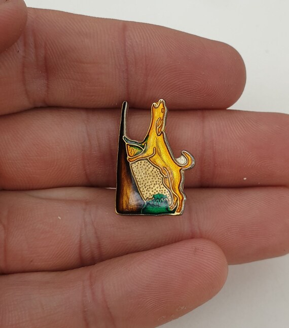 Hunter dog pin, hunter pin, vintage pin, beagle do
