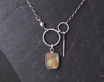 Handmade Labradorite Sterling Silver Necklace – Delicate Form I Collection