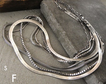 collar en capas de plata esterlina oxidada • collar de plata con cadena • plata oxidada • collar de plata en capas • collar de plata moderno
