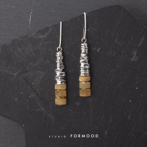 Boucles d'oreilles en argent sterling oxydé et ambre : ambre de la Baltique, fait main