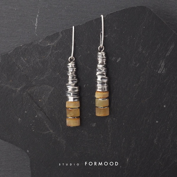 Boucles d'oreilles en argent sterling oxydé et ambre : ambre de la Baltique, fait main