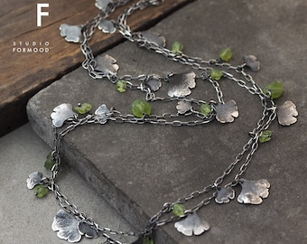 Oxidized sterling silver and raw Peridot necklace - greenFORM - ginkgo biloba leaf