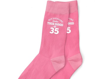 Roze sokken 35e verjaardag – grappig nieuwigheidscadeau voor vrouwen
