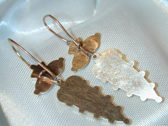 Art Deco Golden Amber Carved Petticoat Flower Glass 14ct Rolled Gold Earrings