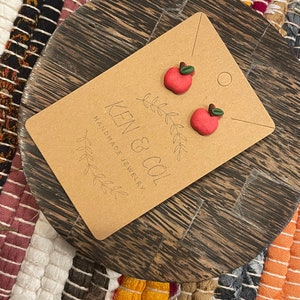 Roter Apfel-Bolzen-Ohrringe
