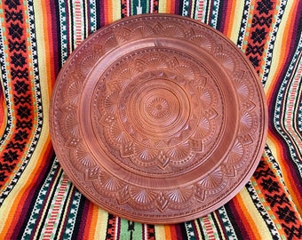 Ukrainian decorative plate 17"- hand-carved wood.Ukrainian artist.Plate on the wall,Hand-carved dish,Home Decor,Wedding Gifts,Ukraine seller