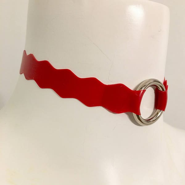 Latex wavy O ring choker - Latexion Accessorize