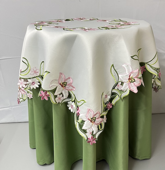 Pink Green Floral Daisy Embroidery Square Tablecloth scalloped edge cutwork kitchen Dining Cream Base Cloth