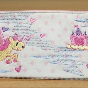Enfants Brodé Crayon Étui Pegasus Winged Cheval bleu bonbons rayures stylos crayons règle filles blanc imperméable liner École