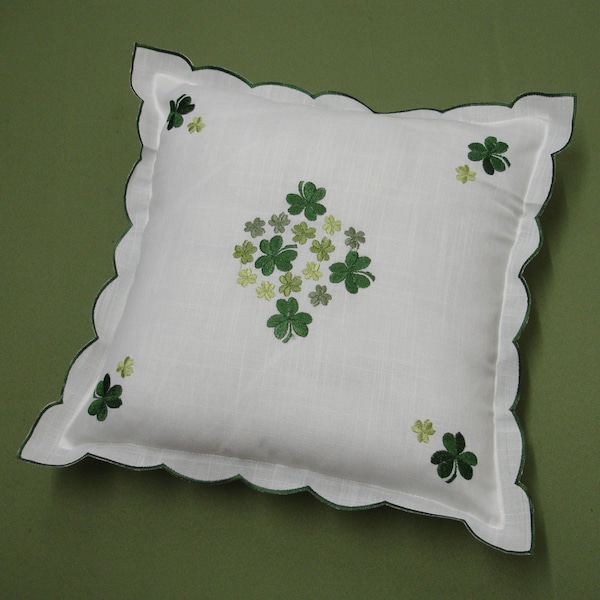 Coussin de trèfle irlandais brodé de trèfle REMPLI de coussin dacron Pad S210