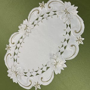 SET OF FOUR White Gold Poinsettia Christmas Oval Embroidered Scalloped Edge Placemat Place Setting Gold Xmas White Festive Holiday Dining