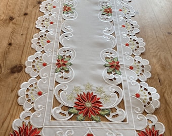 Red Green Gold White Poinsettia Embroidery Oblong Short Table Runner scalloped edge cutwork kitchen Dining White Base Cloth Rectangular