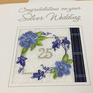 Carte d'anniversaire de mariage en argent brodée tartan écossais écossais faite à la main 25 ans célébration vingt-cinq Ekard UK a fait broderie 25e