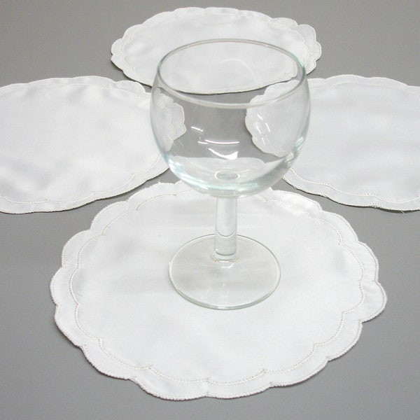 Pack of 4 20cm  8" Round Ivory Scalloped  Edge Doilies Place Mats Kitchen Dining Sideboard P20I