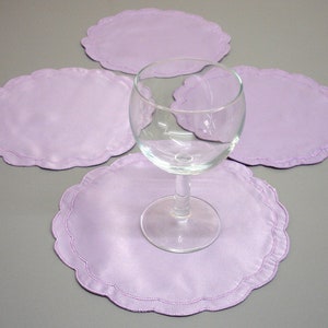 Pack of 4 20cm  8&quot; Round Lilac Scalloped  Edge Doilies Place Mats Kitchen Dining Sideboard P20L
