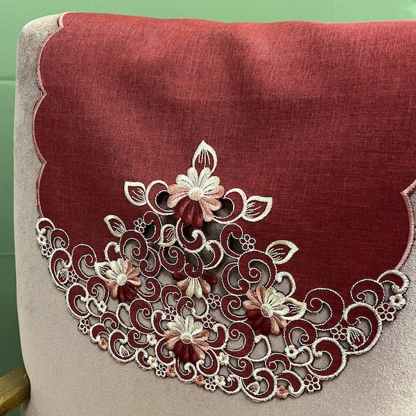 Plain Dark Red Burgundy Wine Gold Embroidered Floral Cutwork Scalloped Edge Chair Back Covers Antimacassar Head Rest Protection132