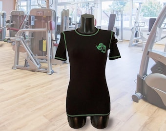 Women&#39;s Black Bamboo Sport Fitness Stretch Slim Fit T-Shirt - The perfect breathable shirt with cell phone pocket on the market