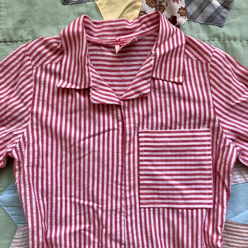 Vintage 80s 1980s shorts romper jumpsuit seersucker stripe salmon toddler girl summer beach sunsuit playsuit