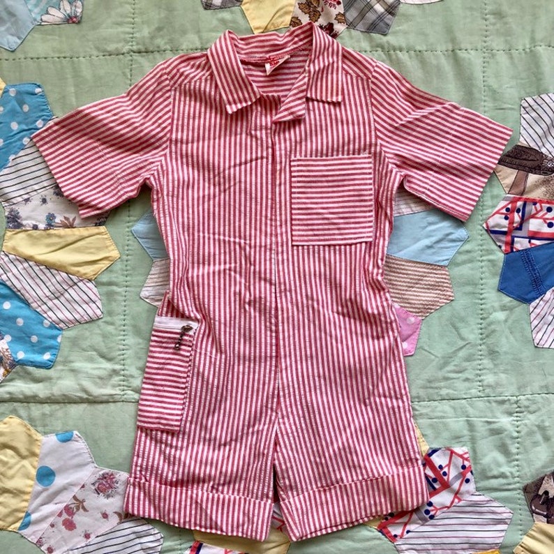Vintage 80s 1980s shorts romper jumpsuit seersucker stripe salmon toddler girl summer beach sunsuit playsuit