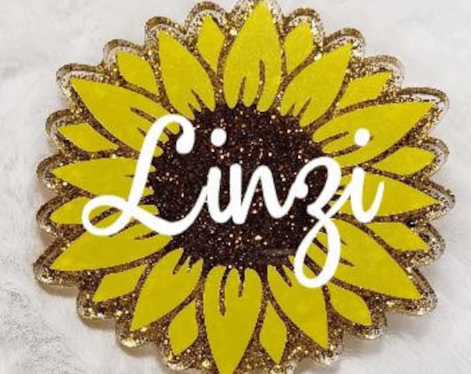 Sunflower Badge Reel, Personalized Badge, Nurse, Doctors Office, Hospital, veterinary, Medical, ID Holder