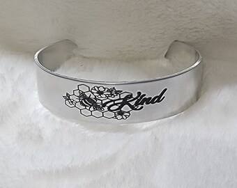 Pulsera de metal de puño personalizado tipo abeja, abeja, panal, flores, cita, pulsera grabada con láser personalizada, pulsera personalizada, aluminio
