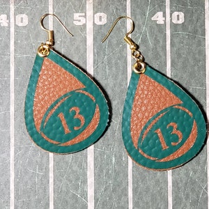Pendientes de cuero personalizados con diseño de balón de fútbol, pendientes con la mascota del equipo. imagen 7