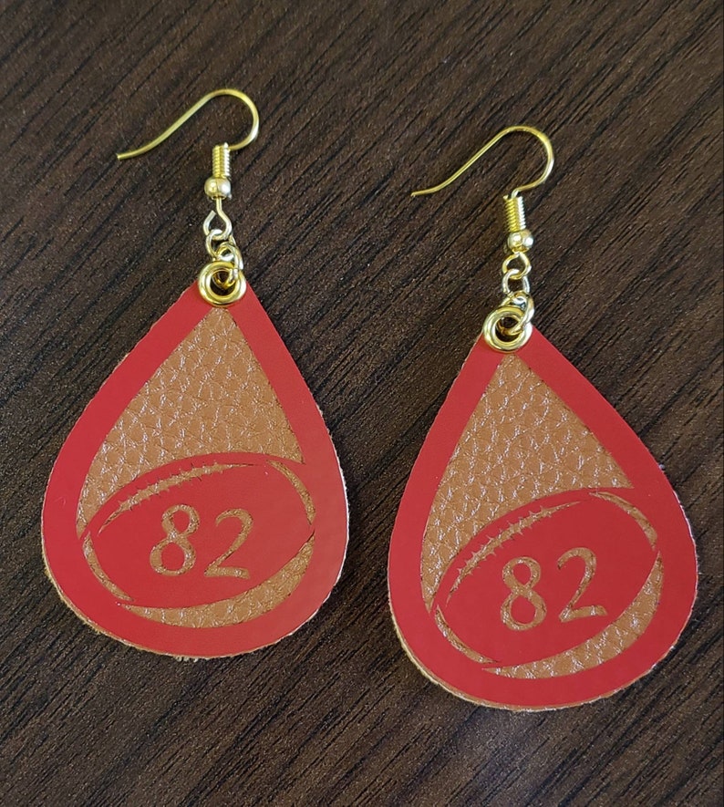 Pendientes de cuero personalizados con diseño de balón de fútbol, pendientes con la mascota del equipo. imagen 10