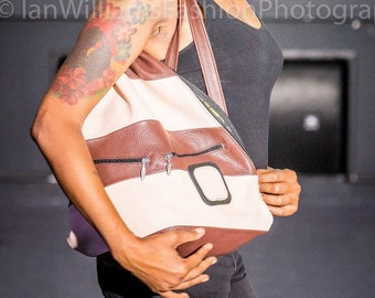 Minimalist Leather Backpack – Artisan Craftsmanship, Unique and Stylish