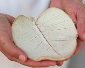 Faveurs de mariage, plat de feuilles en céramique, plat d’anneau en céramique blanche, plat de bijoux en céramique, cadeau de petite amie, cadeau pour elle