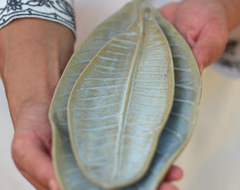 assiette à feuilles de plateau à collation en céramique, plat en forme de feuille, plat à feuilles en céramique, assiette à collation en céramique, plat à bijoux, plateau de service en céramique