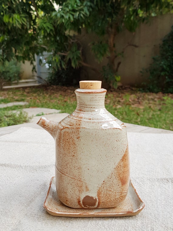 Large Ceramic Oil Bottle, Rustic Farm House Decor , Olive Oil Bottle, Oil  Dispenser Cruet, Housewarming Gift, Wedding Gift 