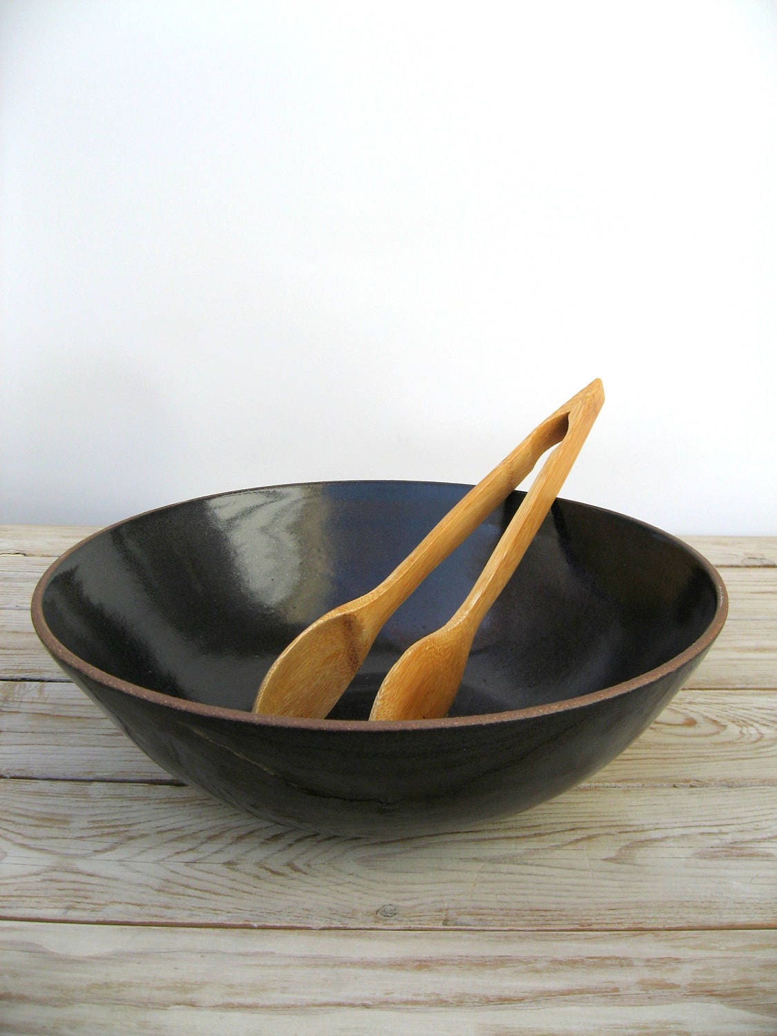 黒い陶器の深いボウル ボウル／ブラックポタリー | ボウル・お椀・深皿 | DAILY TOOLS FOR