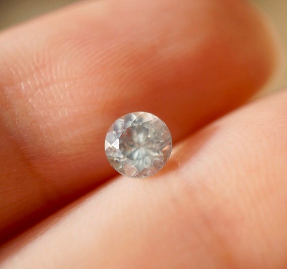 lovely .70ct Montana Sapphire - image 5