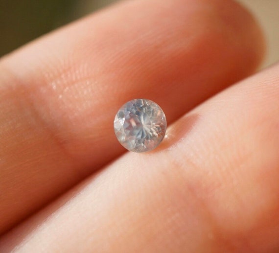 lovely .70ct Montana Sapphire - image 3