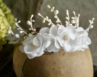 Corona nupcial de los años 40, tocado de novia francés, corona floral blanca para el cabello, capullos de perlas falsas, accesorios formales para la confirmación.