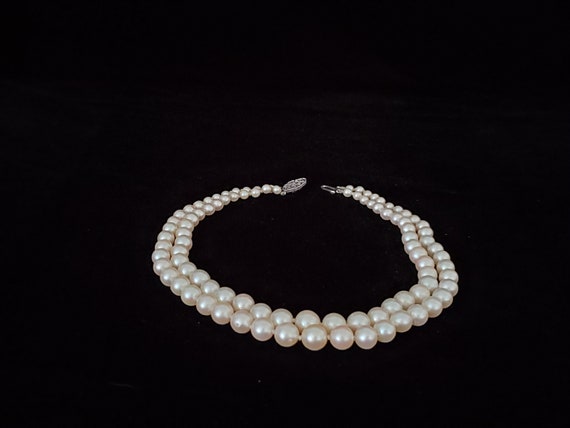Beautiful Pearl Necklace - image 3