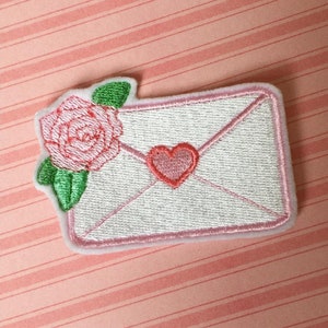 PARCHE TERMOAPLICABLE - Carta de amor con rosa, San Valentín, romance, corazón