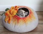 Felted cat bed. Cats Cave. Handmade Pet House.