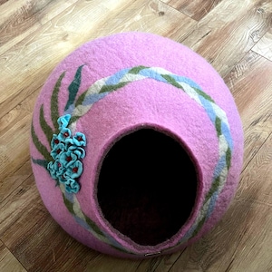 Felted cat bed/ Cats cave/ Handmade pet house/ Natural undyed wool/ Cat furniture/ Pet gift/ Handcrafted cat cave/ Eco friendly wool