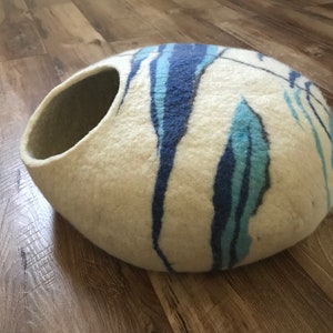 Pet lover gift/Wool cat house /Blue marble felted cat bed/Eco friendly woo/l Natural undyed wool/Pet house /Eco wool/Handcrafted cat bed/ image 3