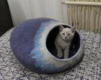 Pet lover gift Cat cave Handcrafted cat bed Natural wool Cat furniture Modern cat house Pet gift Pet house Eco friendly wool Felted cat bed