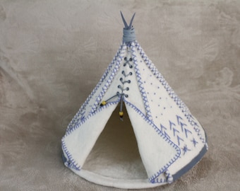 Cat Teepee. Big Wham Cat House. Light Blue Decorations. Natural Felted Wool. Eco-friendly Wool. Cat Cave. Decorative hand embroidery.