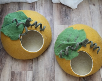 Fall Pumpkin Cat Cave. Felted Cat Bed. Pet House. Natural Wool. Eco Friendly. Pet Lover Gift. Thanksgiving Accessory.