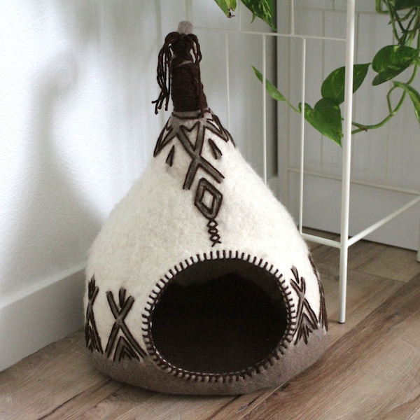 Cat Teepee. Big Wham Cat House. Dark Brown Decorations. Natural Felted Wool. Eco-friendly Wool. Cat Cave. Decorative hand embroidery.