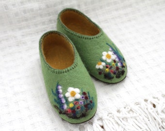 Green Spring Floral Women's Felted Slippers. Natural Eco-Friendly Wool. Leather sole. Perfect Gift for Women.