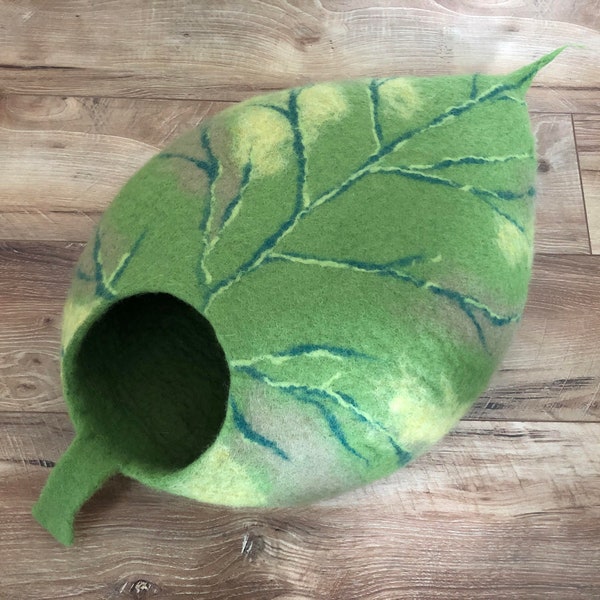 Felted cat bed/ Pet house/ Cat bed/ Natural wool/ Pet cave/ Cat furniture/   Handcrafted cat bed/ Modern cat /
