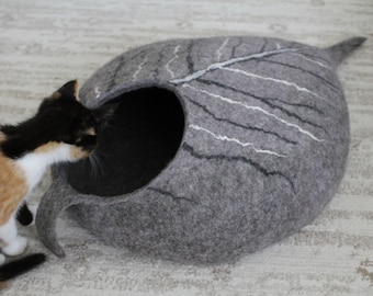 Organic Wool. Gift Cat House. Natural Wool and Eco Friendly. Felted Cat Bed. Pet Cave. Cat Furniture. Handcrafted Cat Bed. Modern Cat House.