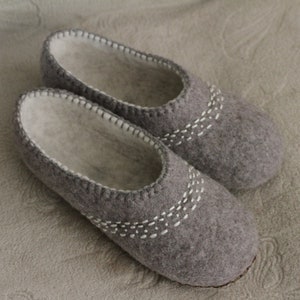 Natural undyed wool. Indoor slippers. Handcrafted women slippers. Gift idea. Eco friendly wool. Decorative slippers for home. Leather sole. image 2