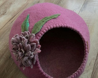 Felted cat bed/ Cats cave/ Handmade pet house/ Natural undyed wool/ Cat furniture/ Handcrafted cat cave/ Eco wool /