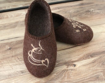 Brown Coffee booties slippers. Natural eco-friendly wool. Handcrafted indoor slippers. Gift idea. Leather sole. Men's shoes.